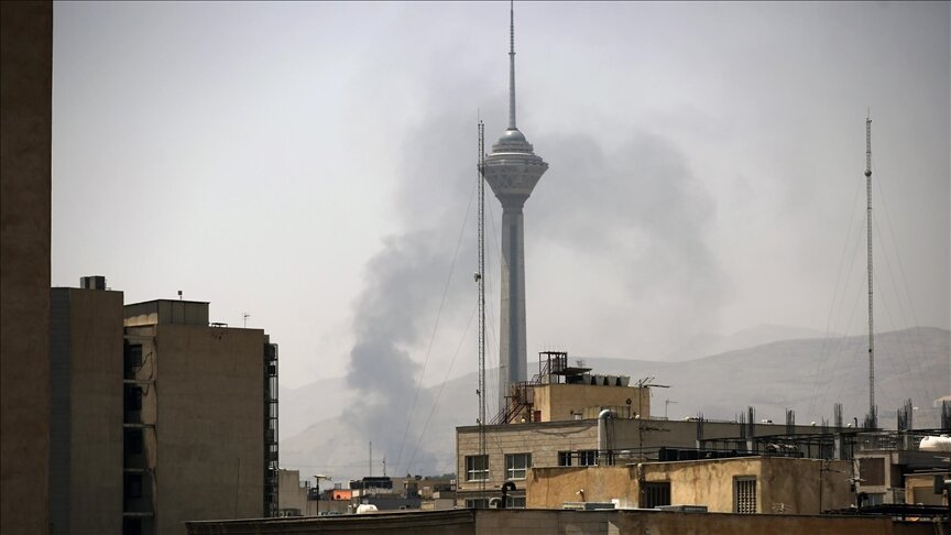 غارات إسرائيلية تهز طهران: استهداف مناطق سكنية وإخلاء محتمل للمنطقة الثالثة