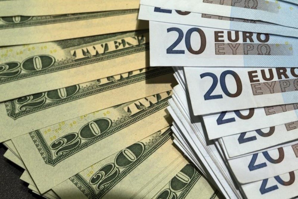استقرار نسبي للدولار في سوريا مساء الأربعاء: نظرة على أسعار الصرف