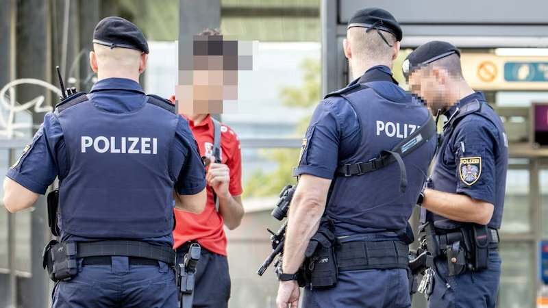 صدمة في النمسا: ارتفاع حاد في جرائم اليافعين السوريين.. هل تتوقف لم شمل العائلات؟