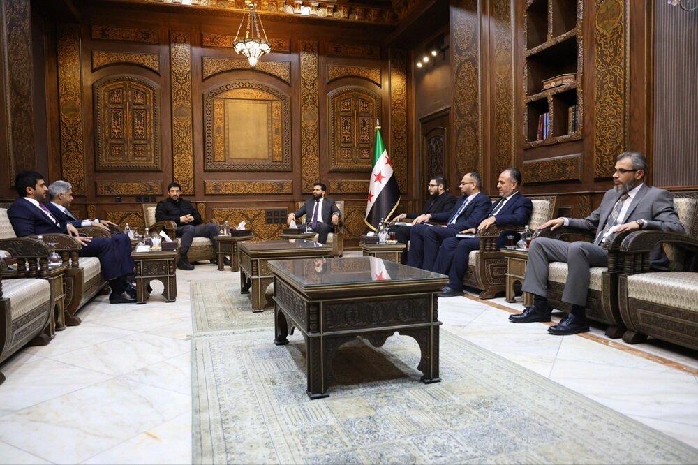 وزير الداخلية السوري يبحث مع وفد قطري تعزيز التعاون الأمني والشرطي المشترك