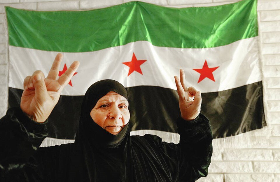 "خنساء حوران" تنفي منعها من دخول سوريا وتكشف تفاصيل تأخر عودتها: شوق للوطن ينتظر جواز السفر