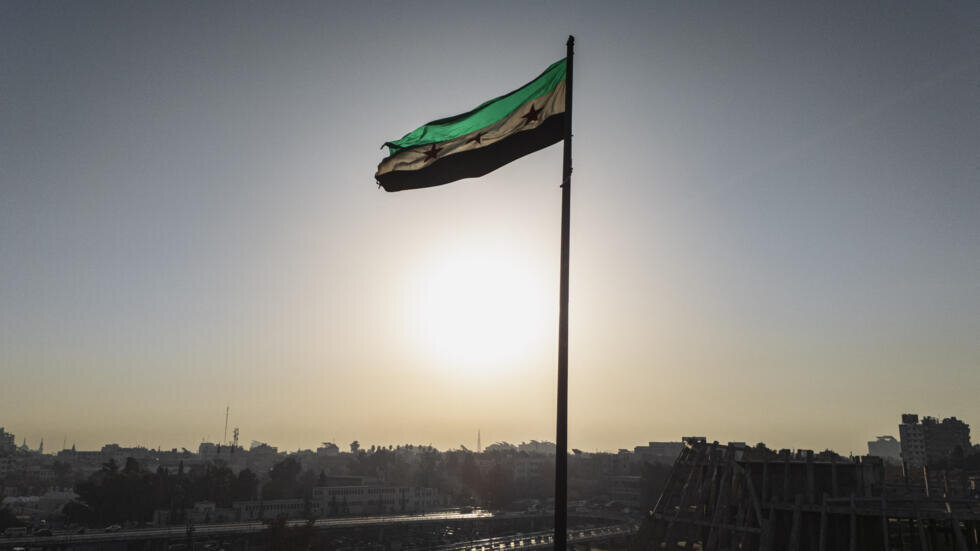 سوريا ترد على المطالب الأمريكية: خطوات نحو تخفيف العقوبات وإعادة بناء العلاقات