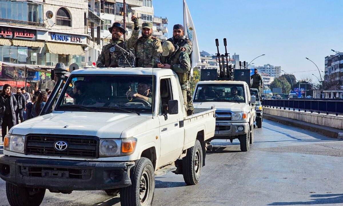 تقرير حقوقي: مقتل 1562 سوريًا في آذار الماضي وسط تصاعد العنف وتجاهل حماية المدنيين