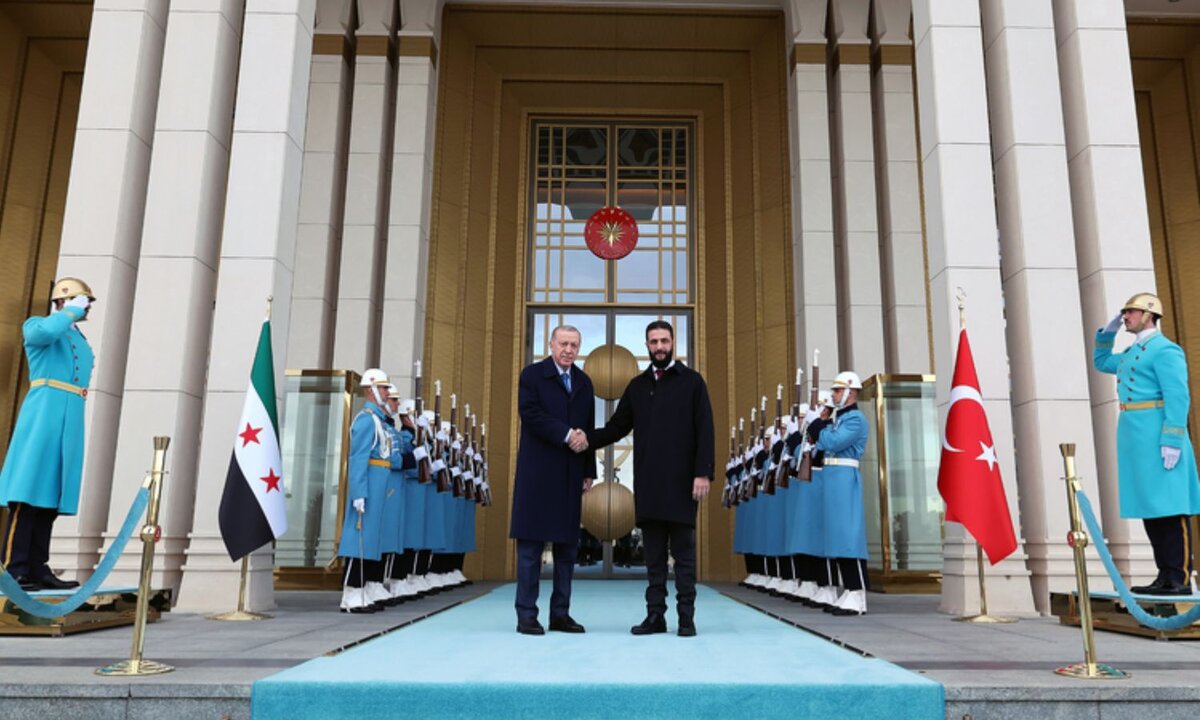 الشرع في تركيا والإمارات: زيارة لدعم سوريا ورفع العقوبات في منتدى أنطاليا