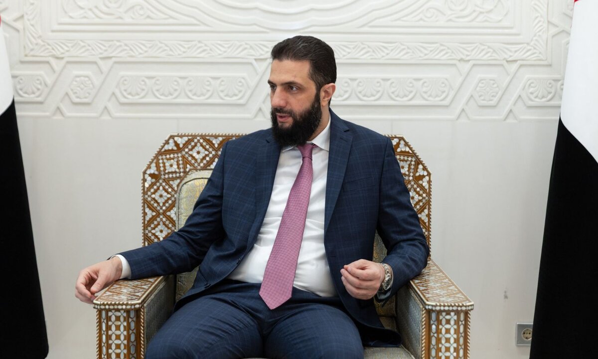 الشرع يكشف عن توجهات حكومته: انفتاح على السلاح الروسي ومراجعة ملف المقاتلين الأجانب