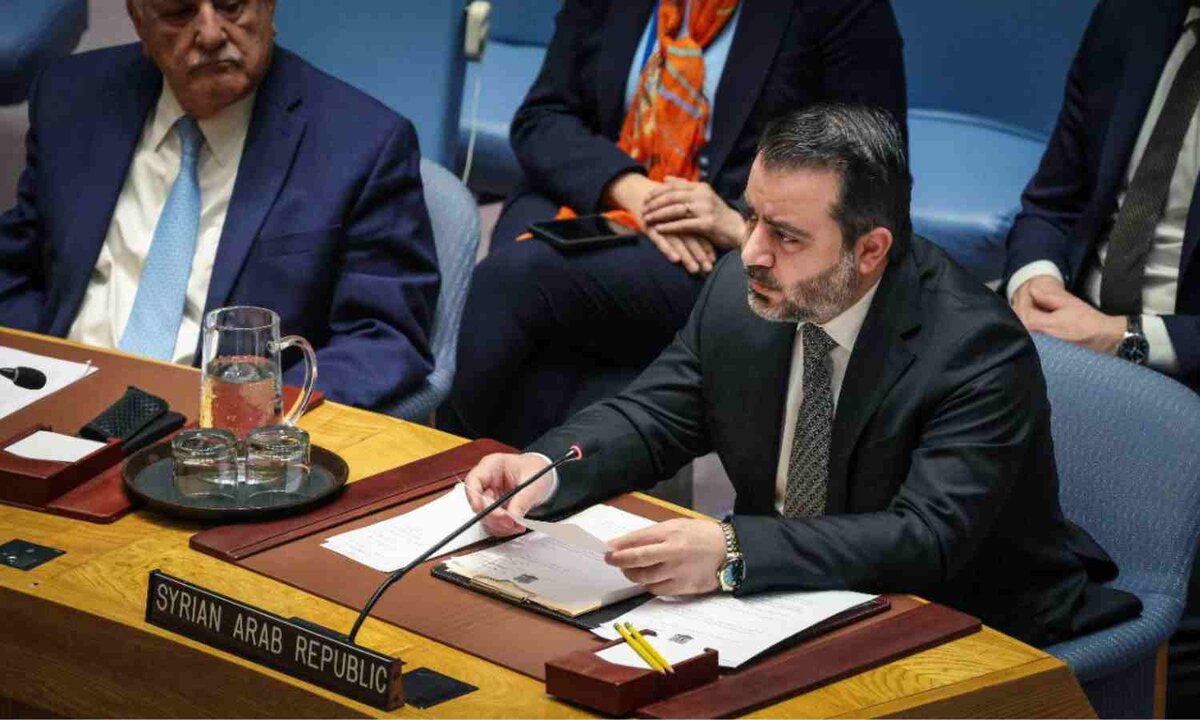 وزير الخارجية السوري يبحث تخفيف العقوبات مع مسؤولين أمريكيين في نيويورك