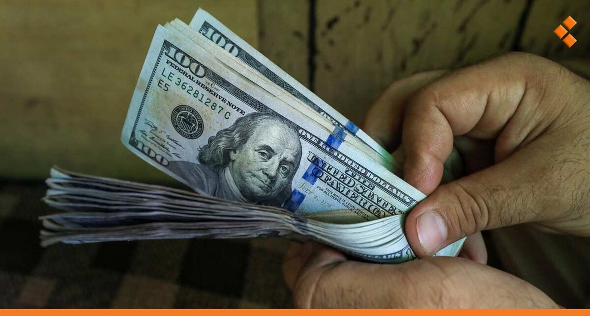 الدولار يحلق مجدداً في السوق السوداء السورية متجاوزاً 11300 ليرة.. والذهب يتبع الارتفاع