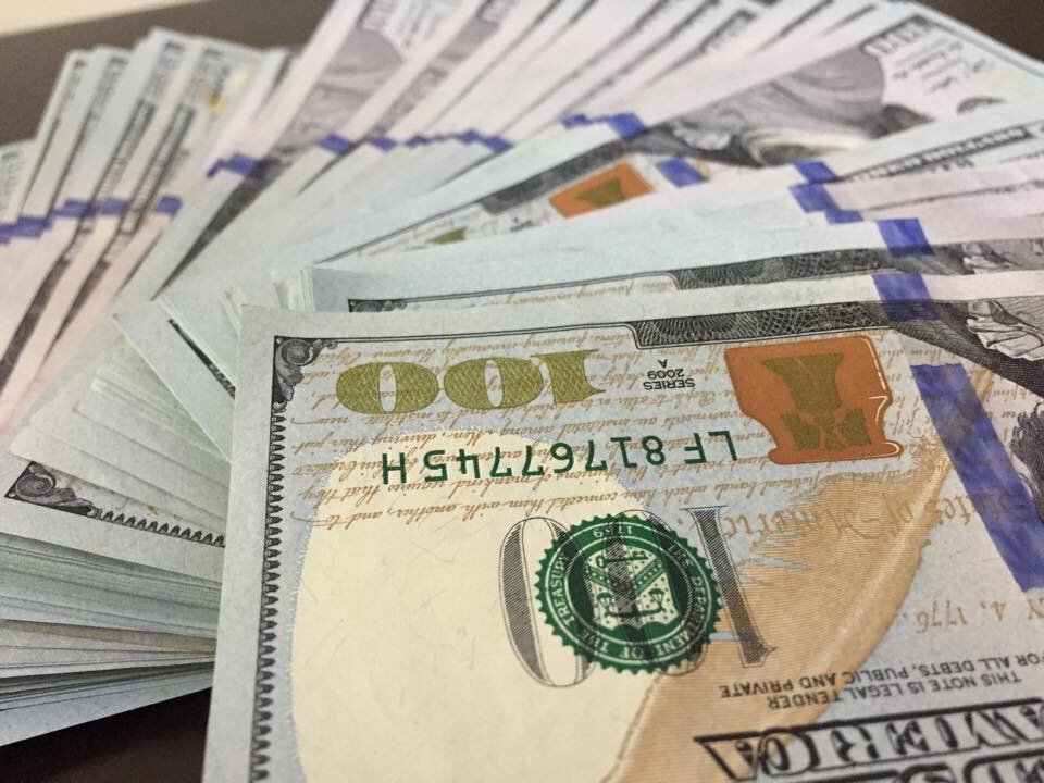 تدهور مستمر: الدولار يقفز 350 ليرة في يومين بدمشق ويسجل أرقاماً قياسية