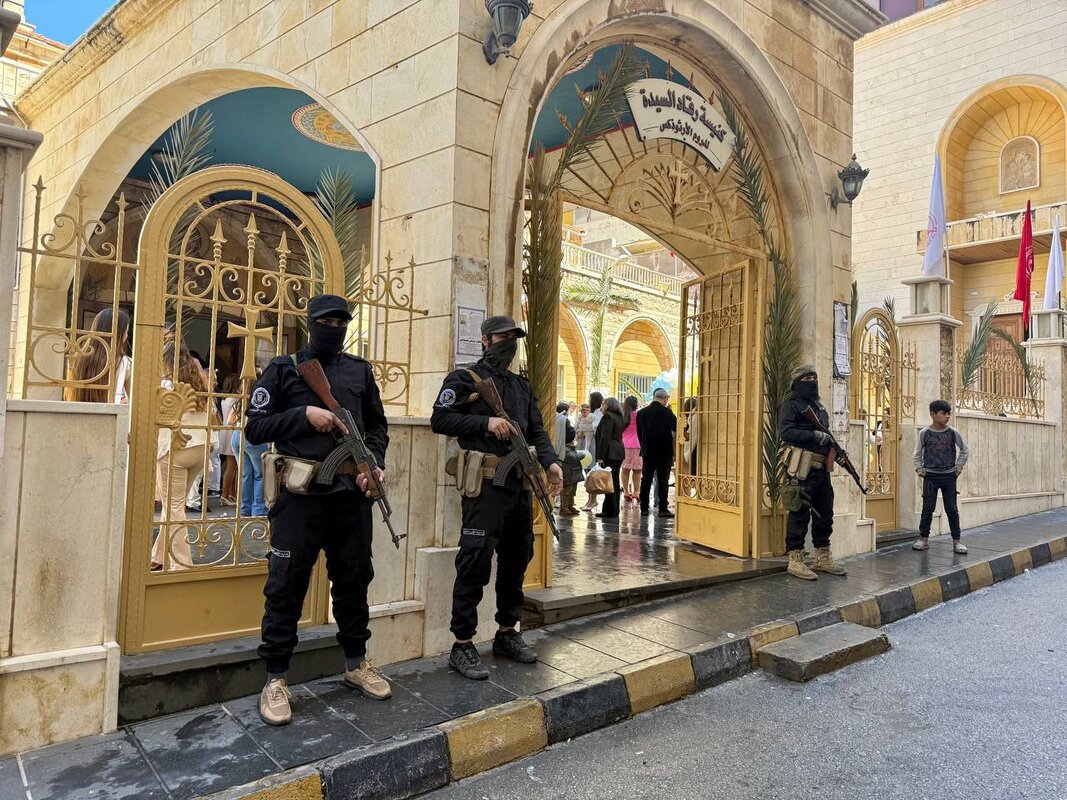 طرطوس تحتفل بالشعانين بأمان وازدحام مسيحي
