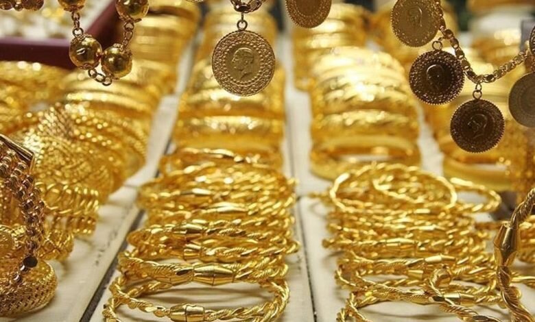 ارتفاع قياسي للذهب محلياً وعالمياً يتجاوز 3500 دولار للأونصة