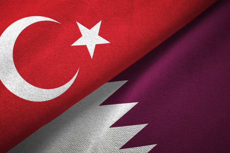 قطر وتركيا تجددان دعمهما لسوريا: جهود مشتركة للسلام وإعادة الإعمار ورفع العقوبات