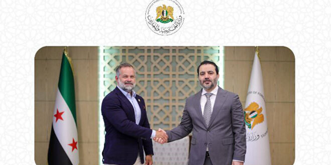 وزير الخارجية السوري يبحث مع عضو الكونغرس الأمريكي آفاق التعاون ورفع العقوبات