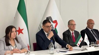 هزة في هيئة التفاوض السورية: استقالات مفاجئة وتساؤلات حول مستقبل المعارضة