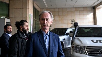 بيدرسون يدعو لانتخابات حرة ونزيهة في سوريا ويشدد على أهمية الدستور الجديد والمساعدات الإنسانية