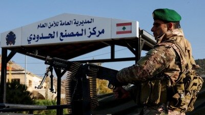 فضيحة تهز لبنان: مسؤول كبير سهّل هروب كبار ضباط النظام السوري إلى لبنان