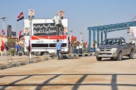 معبر البوكمال الحدودي يشهد ازدحاماً خانقاً: تدفق العراقيين من دمشق وتعزيزات أمنية عراقية