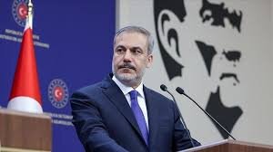 فيدان يكشف عن مبادرة أردوغان لحوار مباشر مع الأسد ويتحدث عن تحديات العلاقات التركية الأمريكية