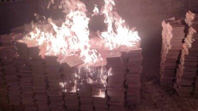 احتجاجات في السوسة.. أهالي يحرقون مركزًا تربويًا رفضًا لمناهج الإدارة الذاتية
