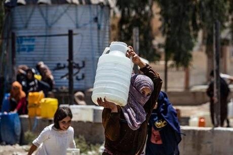 الإنقاذ الدولية تحذّر من تصاعد خطر تفشي الكوليرا في شمال وشرق سوريا وسط أزمة مياه وصرف صحي متفاقمة