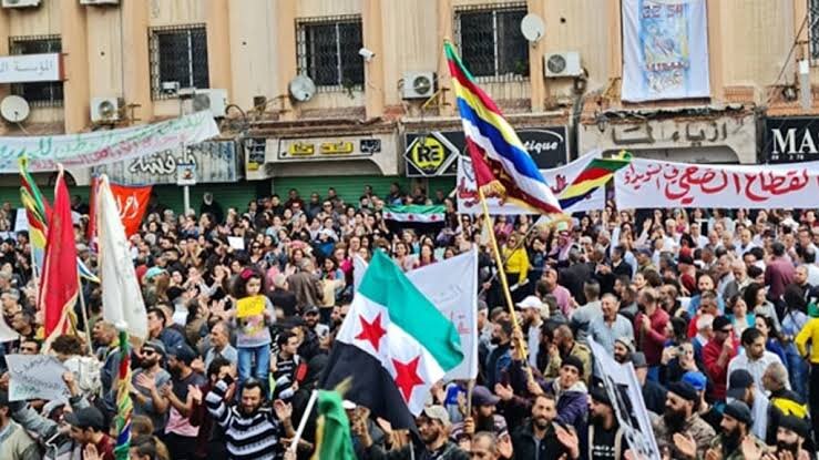 مظاهرات السويداء تتواصل للمطالبة بإسقاط الأسد والتغيير السياسي