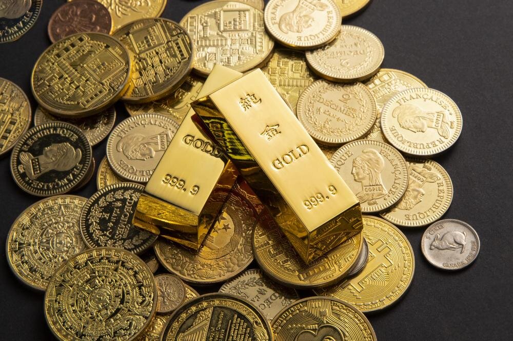 الليرة السورية تستقر أمام الدولار مع انخفاض طفيف في أسعار الذهب