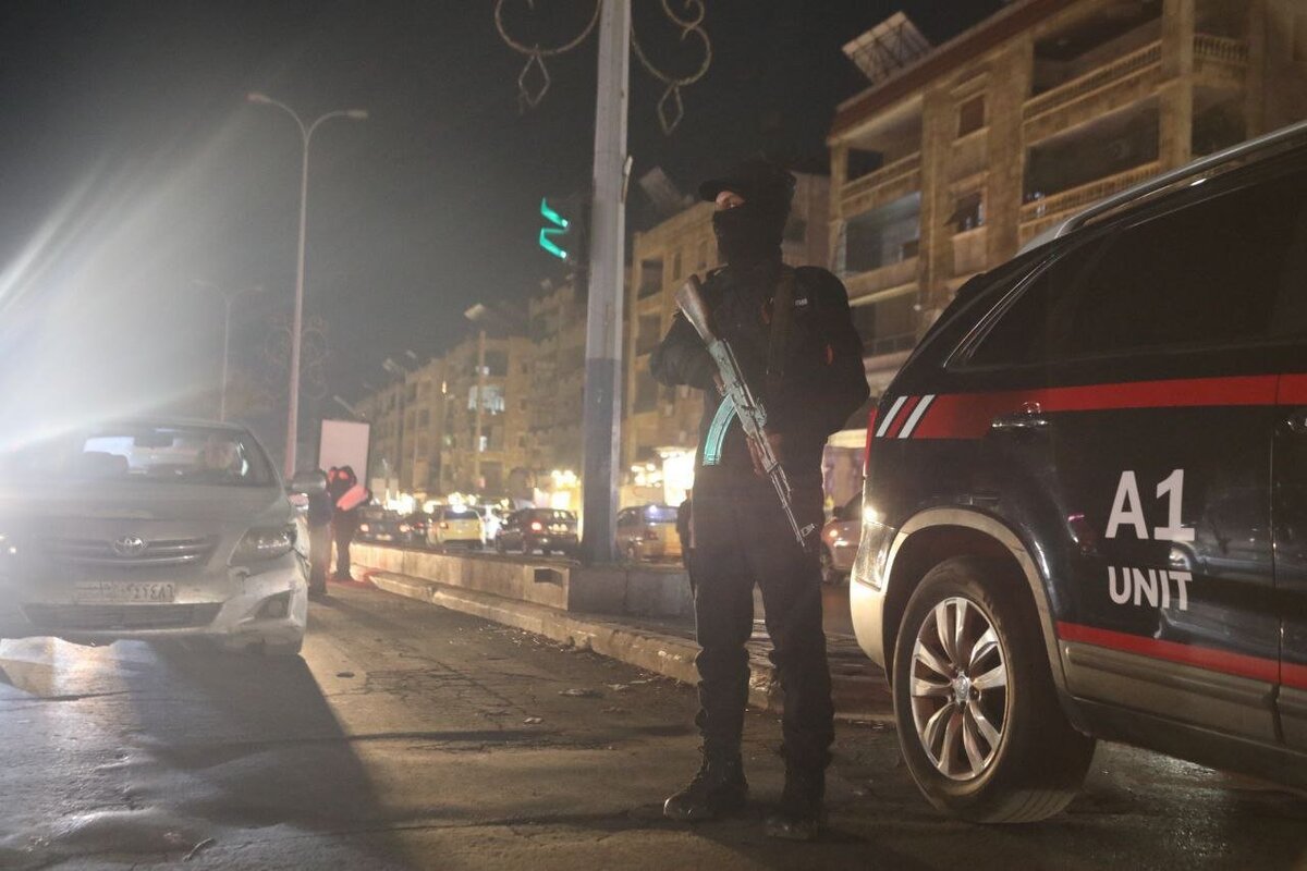 اغتيال شقيقين في حي الأنصاري بحلب واستهداف نقيب المحامين السابق في موجة أمنية مضطربة