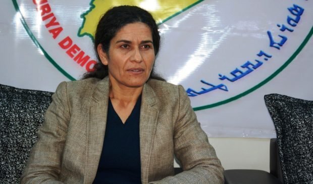 إلهام أحمد تدعو إلى لامركزية سوريا وتفويض صلاحيات واسعة للأقاليم