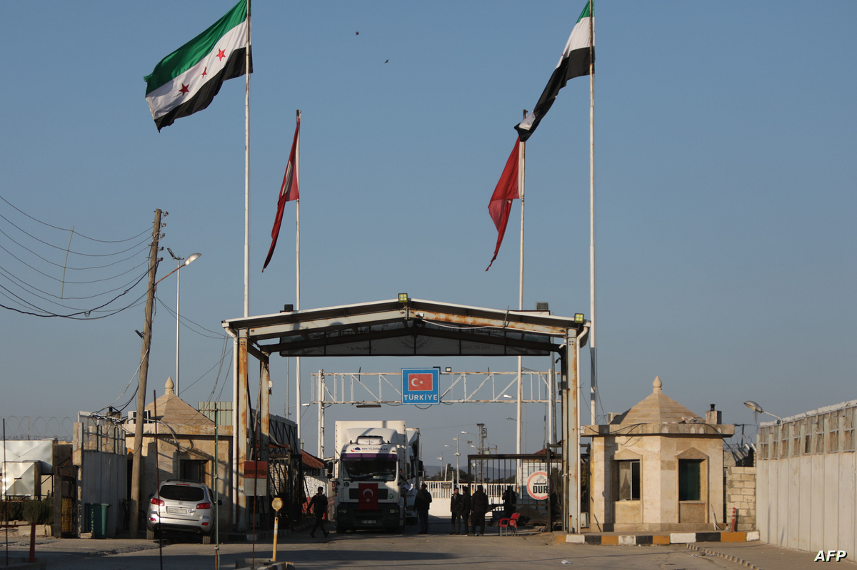 تسهيلات جديدة للتجارة والسفر: تركيا تعيد فتح المعابر وتسمح بمرور سيارات المسافرين إلى سوريا