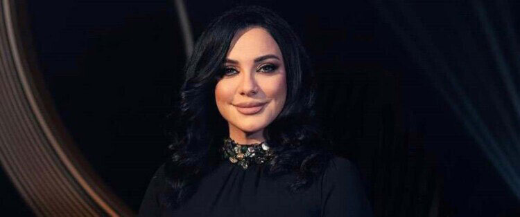ضجة حول طلب لجوء سلاف فواخرجي في فرنسا: هل لجأت الفنانة السورية إلى باريس؟