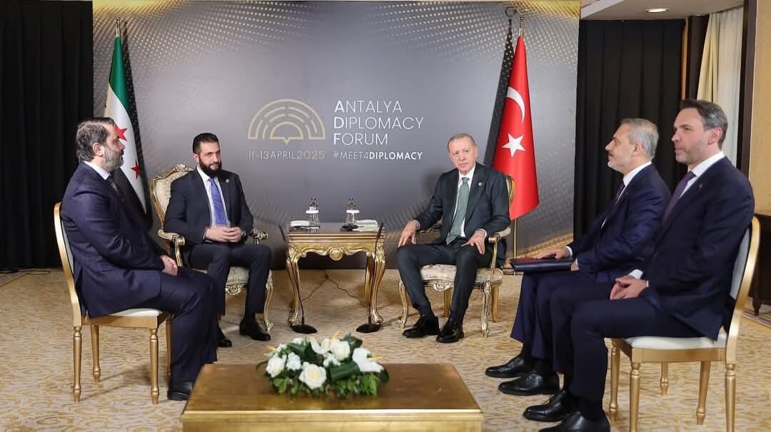 الرئيس السوري وأردوغان يبحثان التعاون الإقليمي على هامش منتدى أنطاليا الدبلوماسي