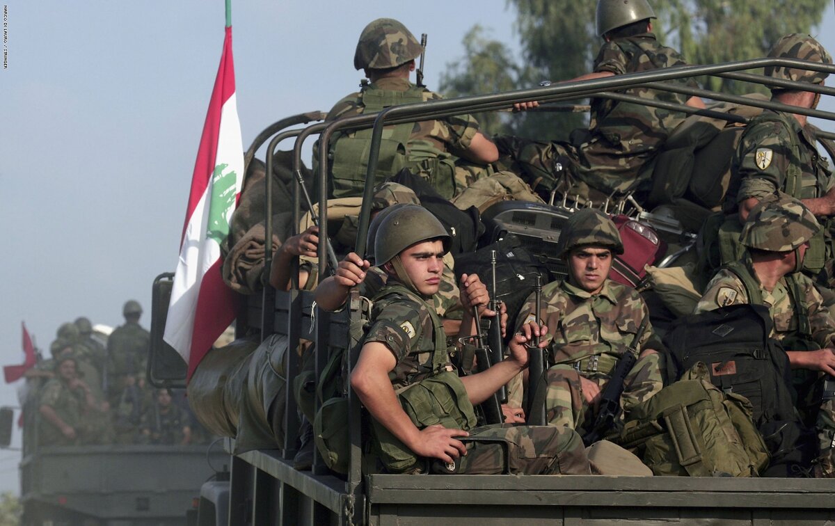 الجيش اللبناني يضبط أكثر من 100 سوري بتهمة الدخول غير الشرعي واعتقال متورطين في تهريب وطعن وإطلاق نار
