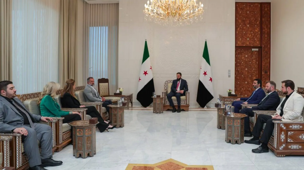 سوريا تسعى لكسر العزلة: لقاء بين مسؤول سوري وأعضاء في الكونغرس الأمريكي لبحث التعاون والشراكة