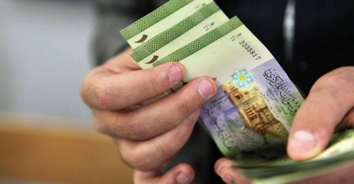تدهور مستمر: الليرة السورية تسجل أسعار صرف جديدة مقابل الدولار والعملات الأجنبية اليوم