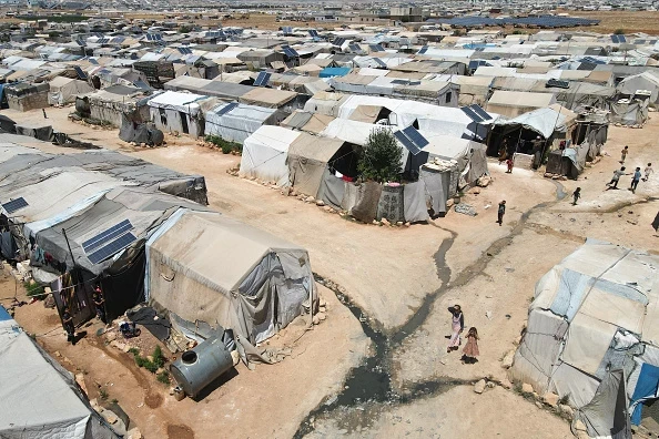 في اليوم العالمي للاجئين: معاناة مستمرة للنازحين في مخيمات الشمال السوري في ظل غياب العودة
