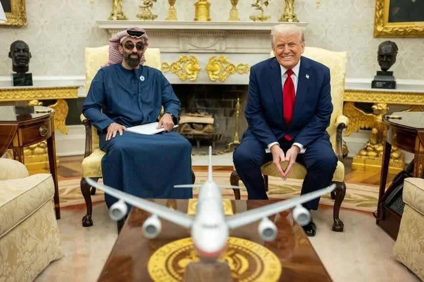 ترامب والشيخ طحنون يبحثان تعزيز الشراكة الاقتصادية والتكنولوجية بين الإمارات وأمريكا في البيت الأبيض