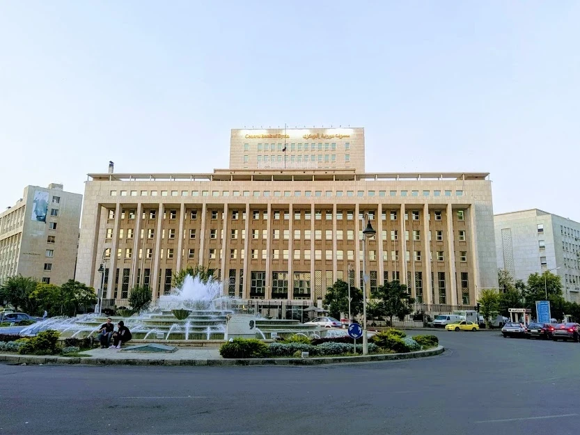 المركزي السوري يفرض شروطًا جديدة على شركات الصرافة في الشمال ويسهل السحب والإيداع بالدولار