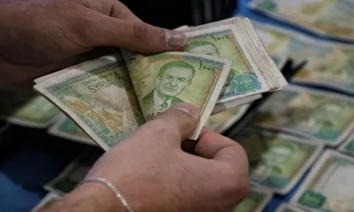 تذبذب مستمر: أسعار صرف الليرة السورية مقابل الدولار والعملات الأجنبية الرئيسية اليوم الثلاثاء