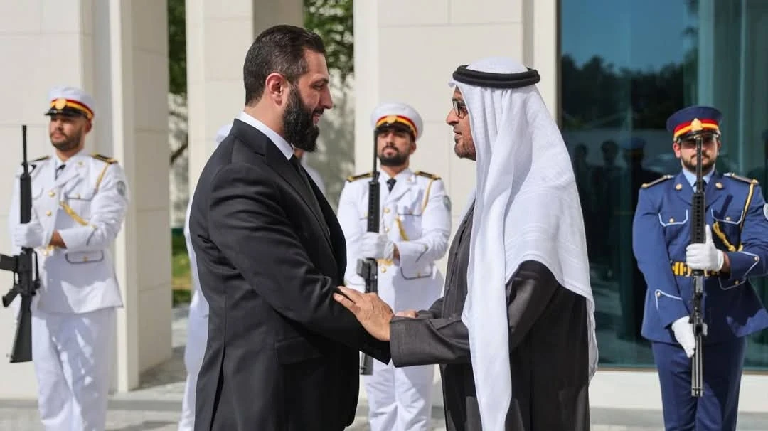 سوريا والإمارات تتفقان على استئناف الرحلات الجوية وتوسيع الاستثمارات: تحول في العلاقات