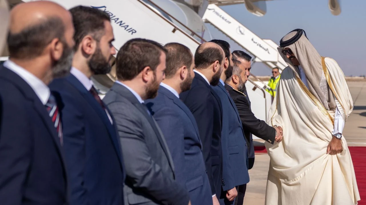 قطر والثورة السورية: عقد من الدعم الثابت ورفض التطبيع مع نظام الأسد