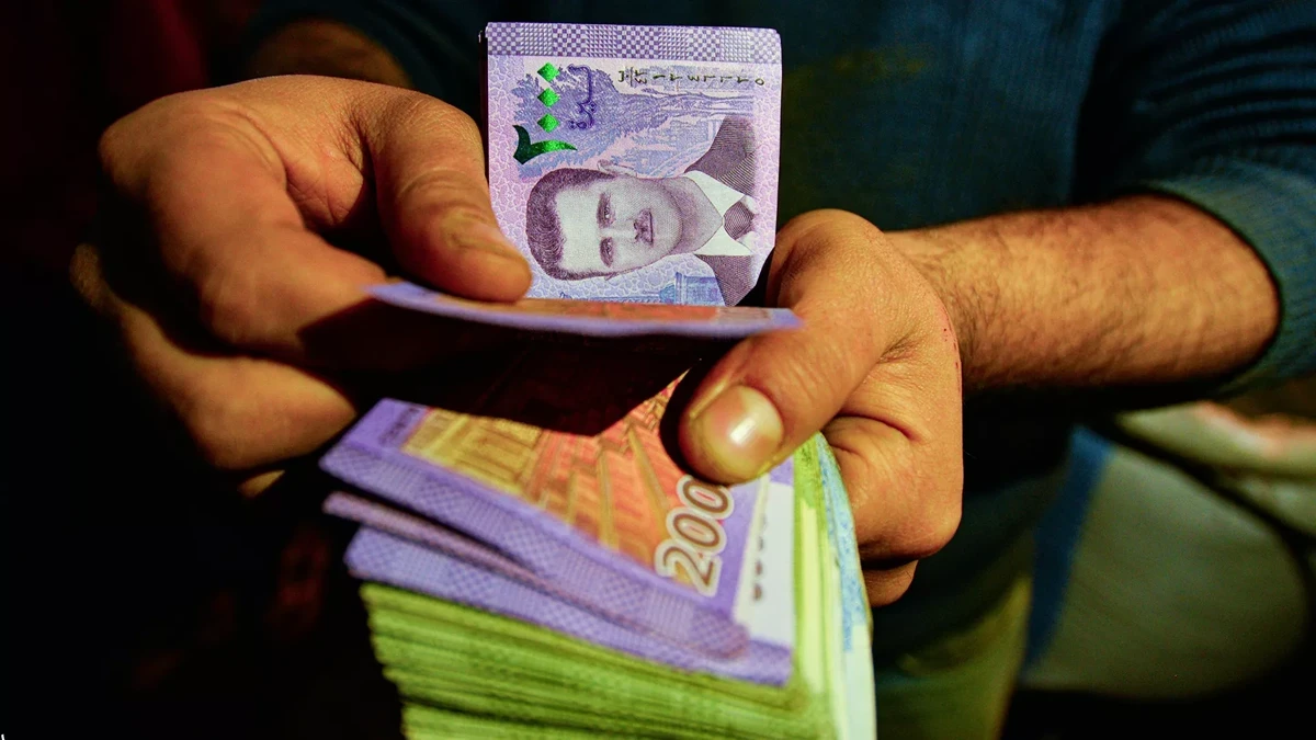 تذبذب مستمر: أسعار صرف الليرة السورية مقابل الدولار والعملات الأجنبية اليوم الاثنين