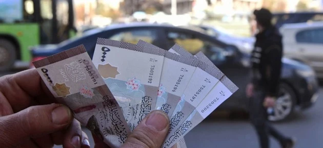 تذبذب مستمر: أسعار صرف الليرة السورية مقابل الدولار والعملات الأجنبية اليوم الأربعاء