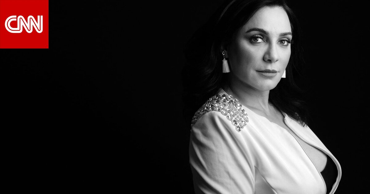 نقابة الفنانين السوريين تشطب سلاف فواخرجي بسبب تصريحاتها حول نظام الأسد