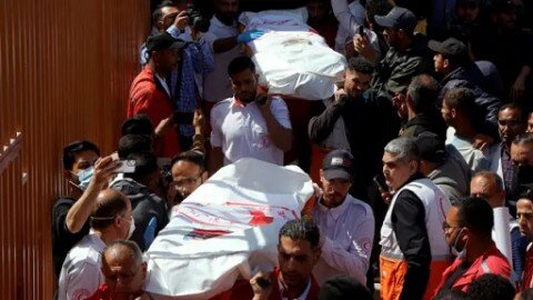 تحقيق إسرائيلي حول استشهاد مسعفي غزة: نفي لإطلاق نار عشوائي وإقرار بإخفاقات