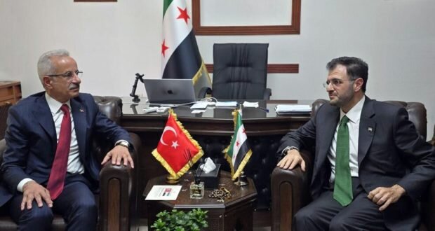 سوريا وتركيا تبحثان تطوير الإنترنت الفضائي وتحسين الخدمات التقنية